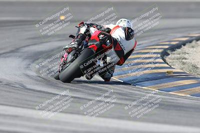 media/Dec-01-2025-Moto Forza (Mon) [[2daa91e15f]]/1-Advanced Group/Session 2 Turn 11 Backside/